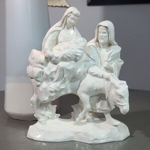 Mary, Joesph And Baby Jesus Elegant Cream Nativity Scene Figurine